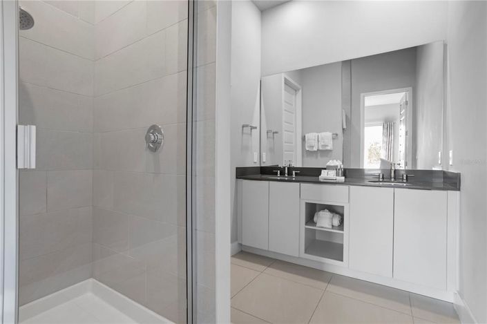 Image No.19-4 Bed Property for sale