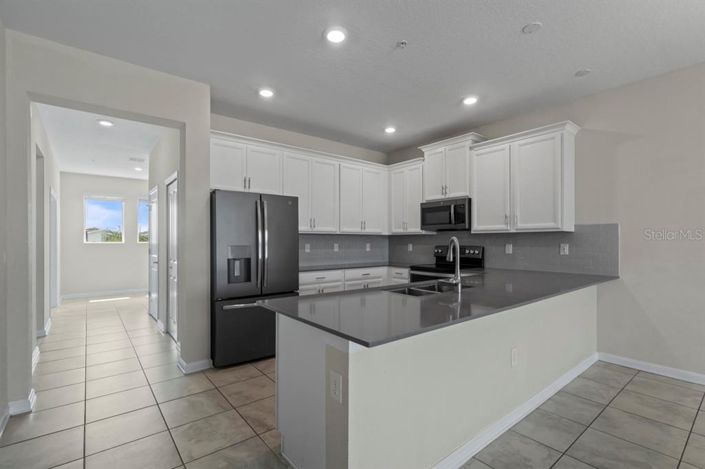 Image No.6-3 Bed Property for sale