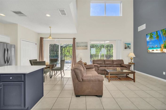 Image No.12-6 Bed Property for sale