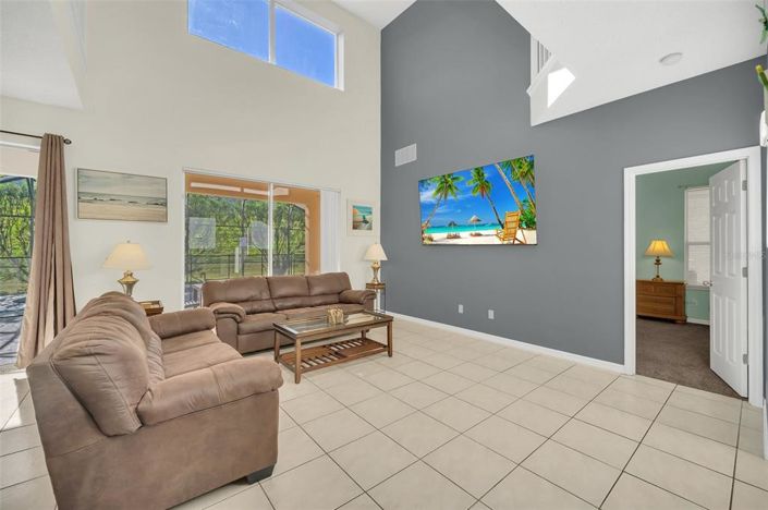 Image No.13-6 Bed Property for sale