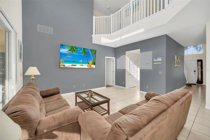 Image No.15-6 Bed Property for sale