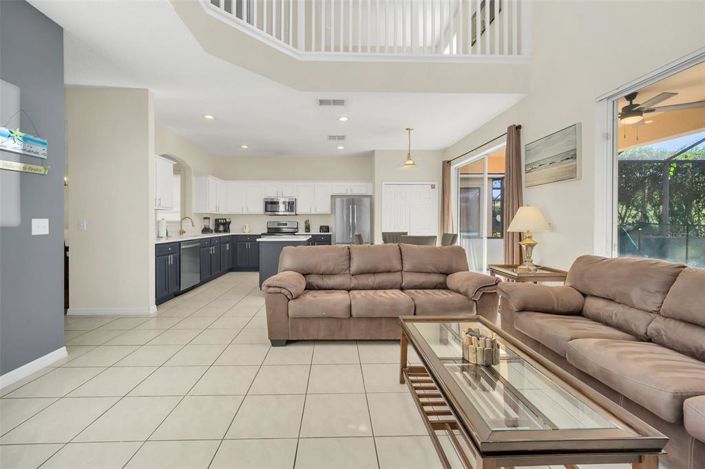 Image No.16-6 Bed Property for sale