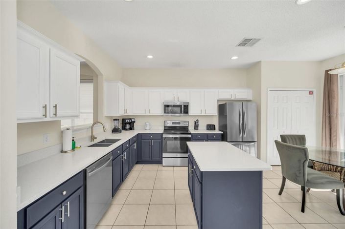 Image No.19-6 Bed Property for sale