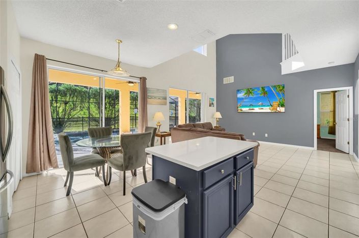 Image No.22-6 Bed Property for sale