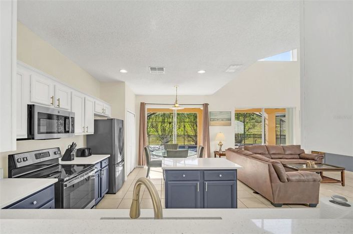 Image No.23-6 Bed Property for sale