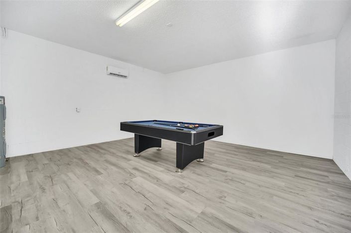 Image No.26-6 Bed Property for sale