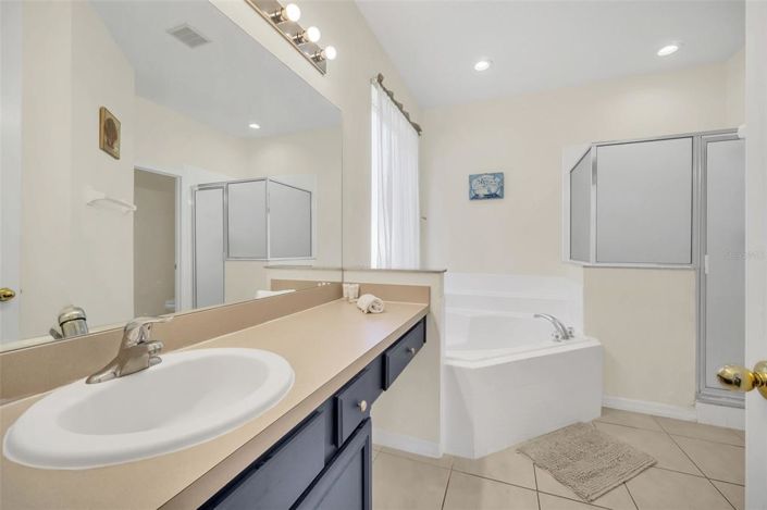 Image No.31-6 Bed Property for sale