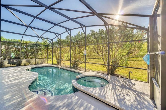 Image No.52-6 Bed Property for sale