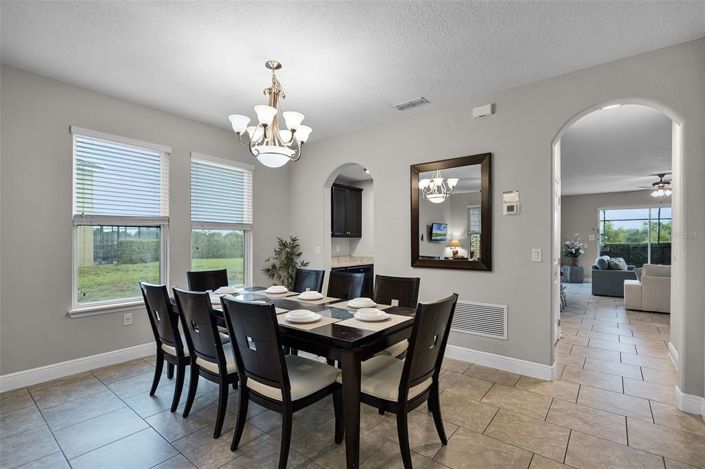 Image No.10-7 Bed Property for sale