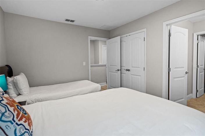 Image No.36-7 Bed Property for sale