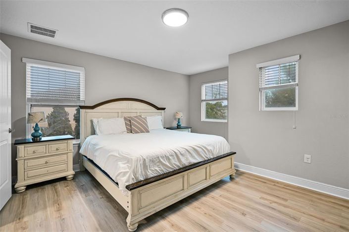 Image No.40-7 Bed Property for sale