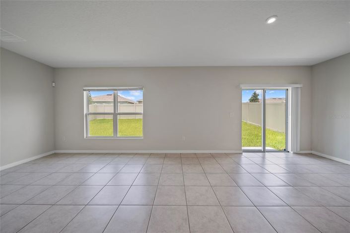 Image No.12-4 Bed Property for sale