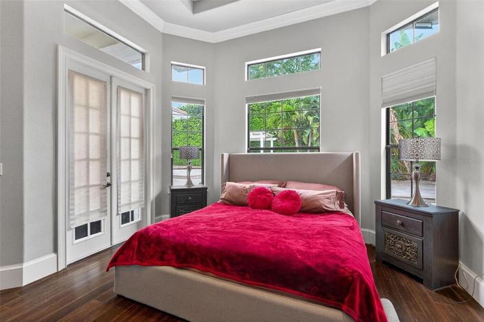 Image No.19-5 Bed Property for sale