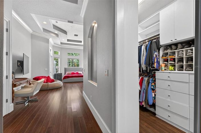 Image No.23-5 Bed Property for sale