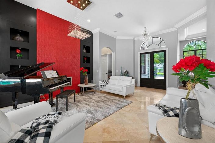 Image No.3-5 Bed Property for sale