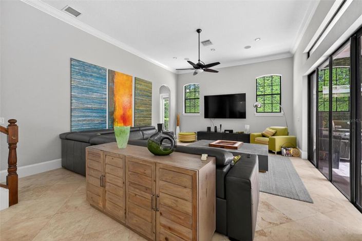 Image No.31-5 Bed Property for sale