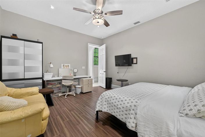 Image No.36-5 Bed Property for sale