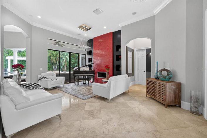 Image No.4-5 Bed Property for sale