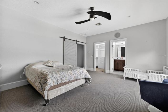 Image No.40-5 Bed Property for sale