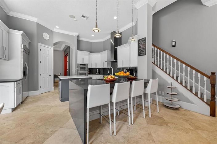 Image No.48-5 Bed Property for sale