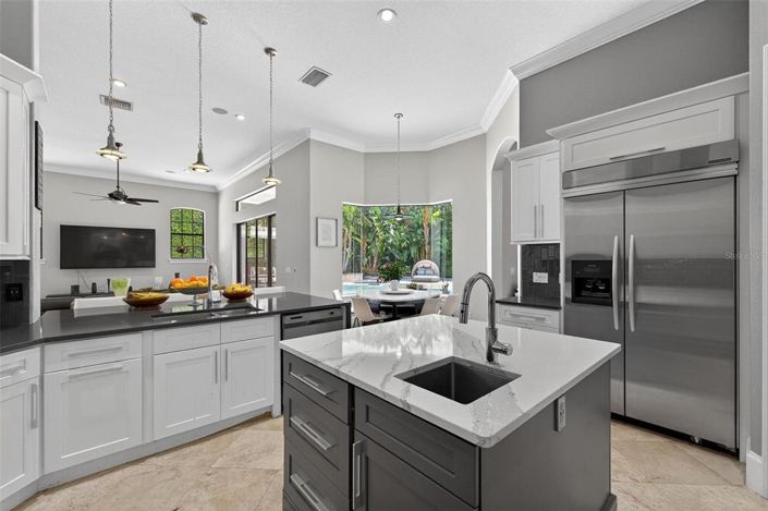 Image No.54-5 Bed Property for sale