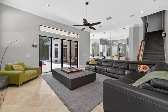 Image No.56-5 Bed Property for sale