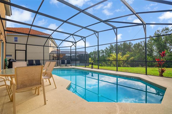 Image No.17-6 Bed Property for sale