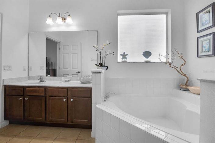 Image No.34-6 Bed Property for sale