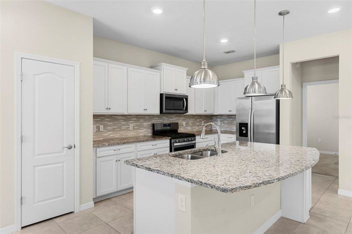 Image No.3-5 Bed Property for sale