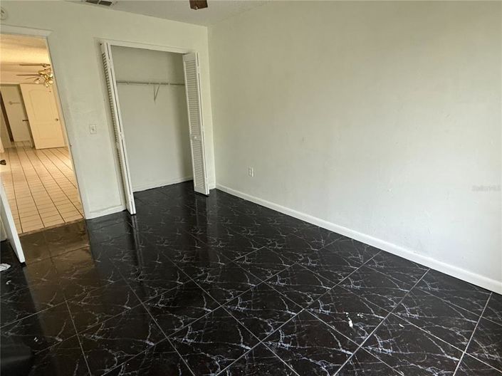 Image No.15-5 Bed Property for sale