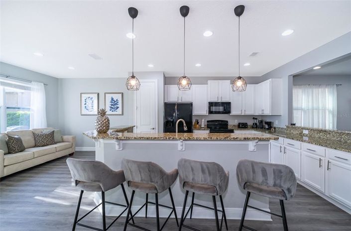 Image No.10-6 Bed Property for sale