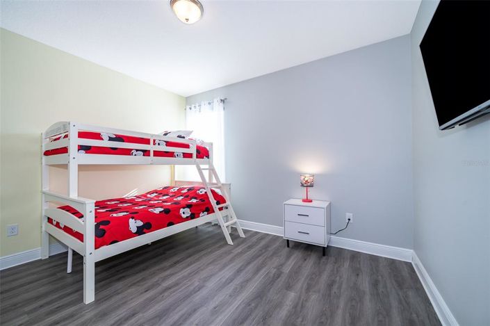 Image No.27-6 Bed Property for sale