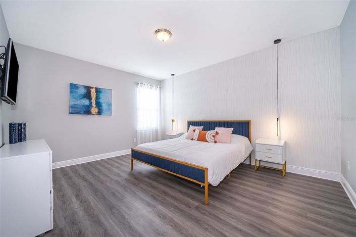 Image No.28-6 Bed Property for sale