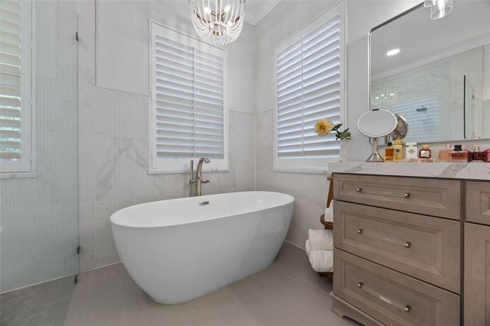 Image No.41-7 Bed Property for sale