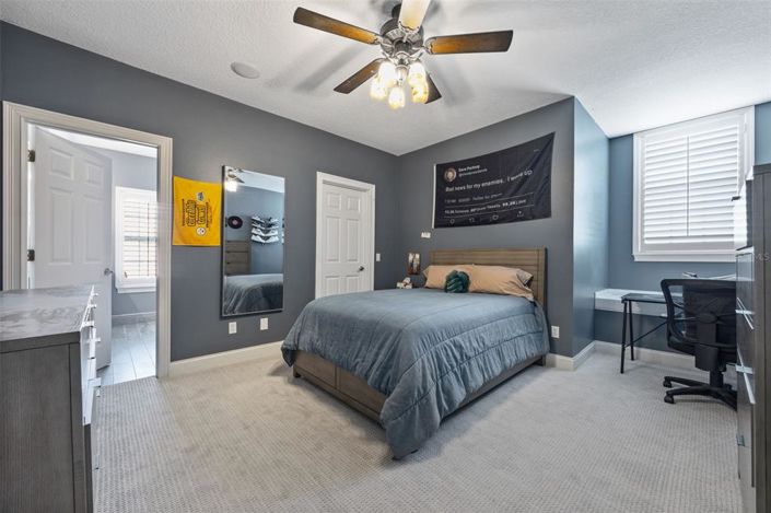 Image No.60-7 Bed Property for sale