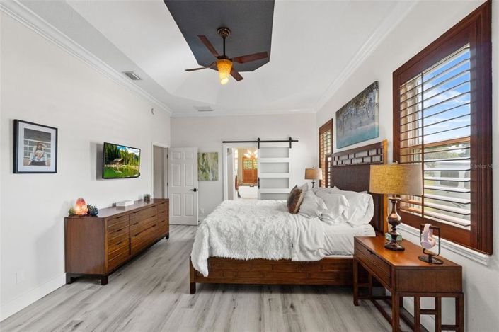 Image No.12-3 Bed Property for sale