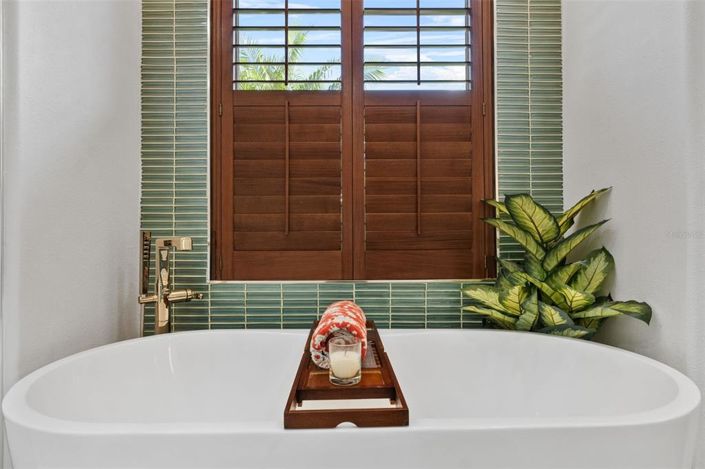 Image No.15-3 Bed Property for sale