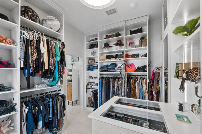 Image No.24-3 Bed Property for sale