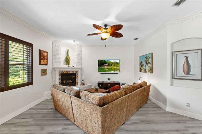 Image No.37-3 Bed Property for sale