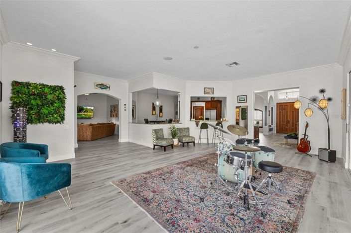 Image No.42-3 Bed Property for sale