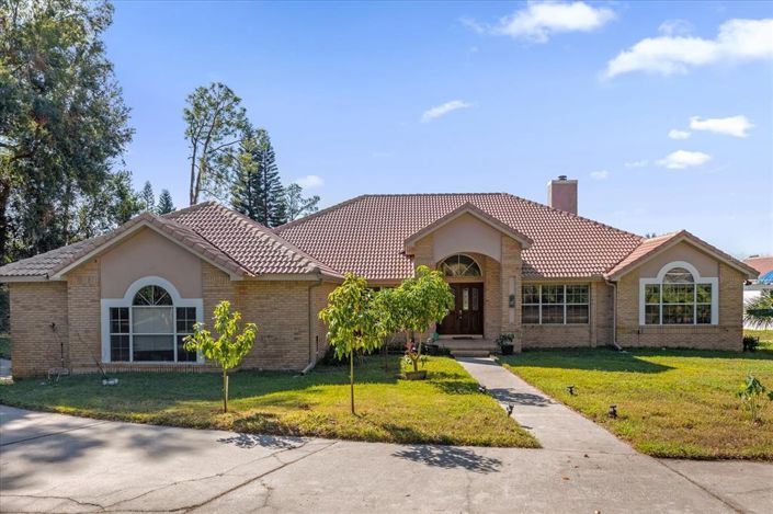 Image No.1-4 Bed Property for sale