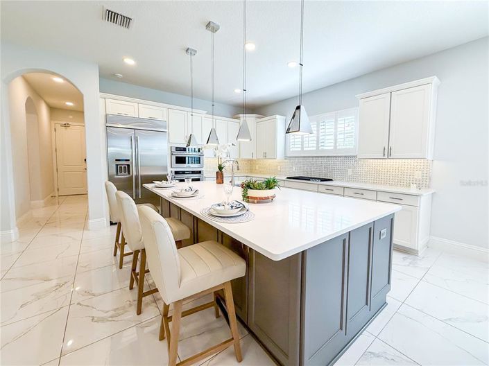 Image No.15-5 Bed Property for sale