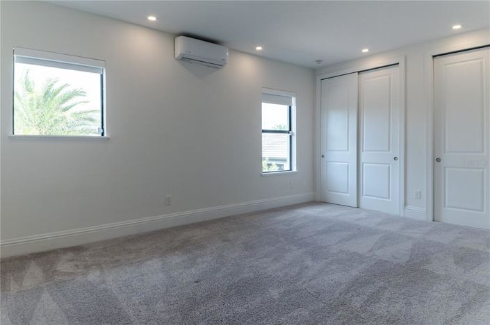 Image No.38-5 Bed Property for sale