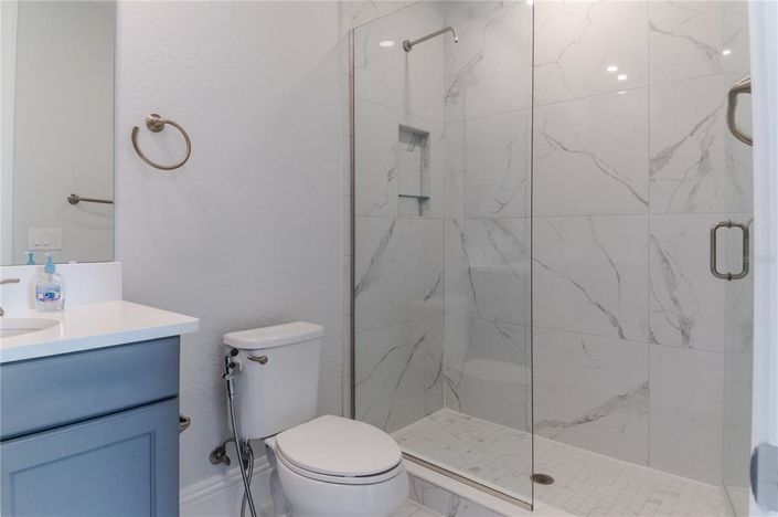 Image No.40-5 Bed Property for sale