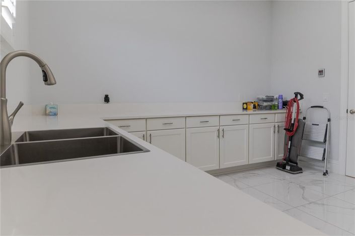 Image No.58-5 Bed Property for sale