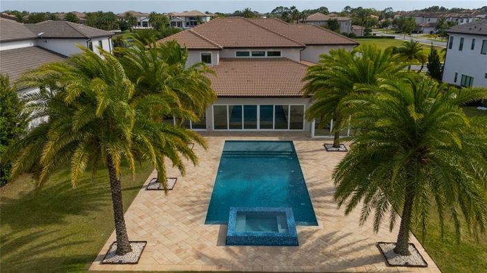 Image No.60-5 Bed Property for sale