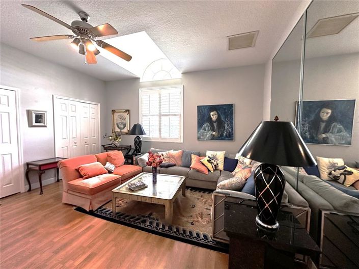 Image No.22-4 Bed Property for sale