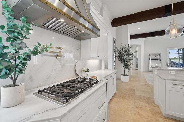 Image No.19-5 Bed Property for sale