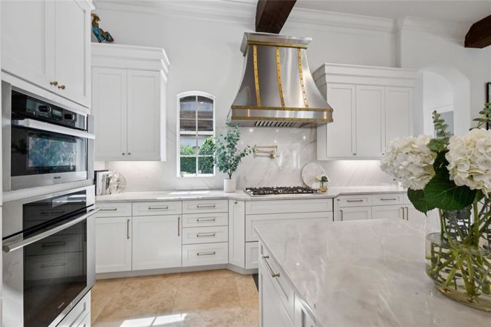 Image No.21-5 Bed Property for sale