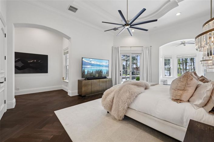 Image No.32-5 Bed Property for sale